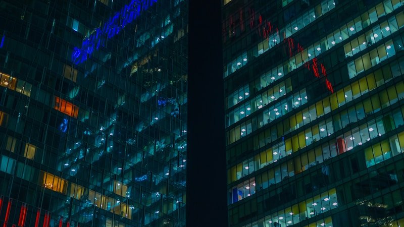 某影视公司老板被曝逃税数亿元，公司连夜被查封